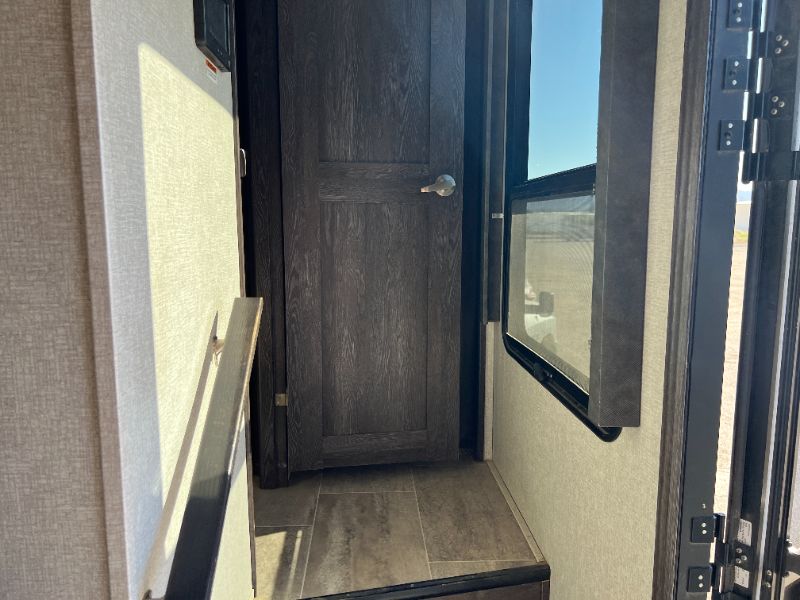 2019 Keystone Raptor 423 - Image 16
