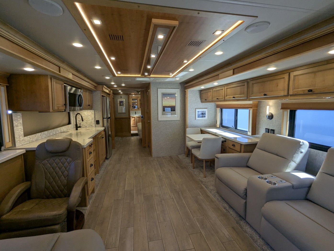 2023 Tiffin Allegro Red 360 37 BA - Image 9