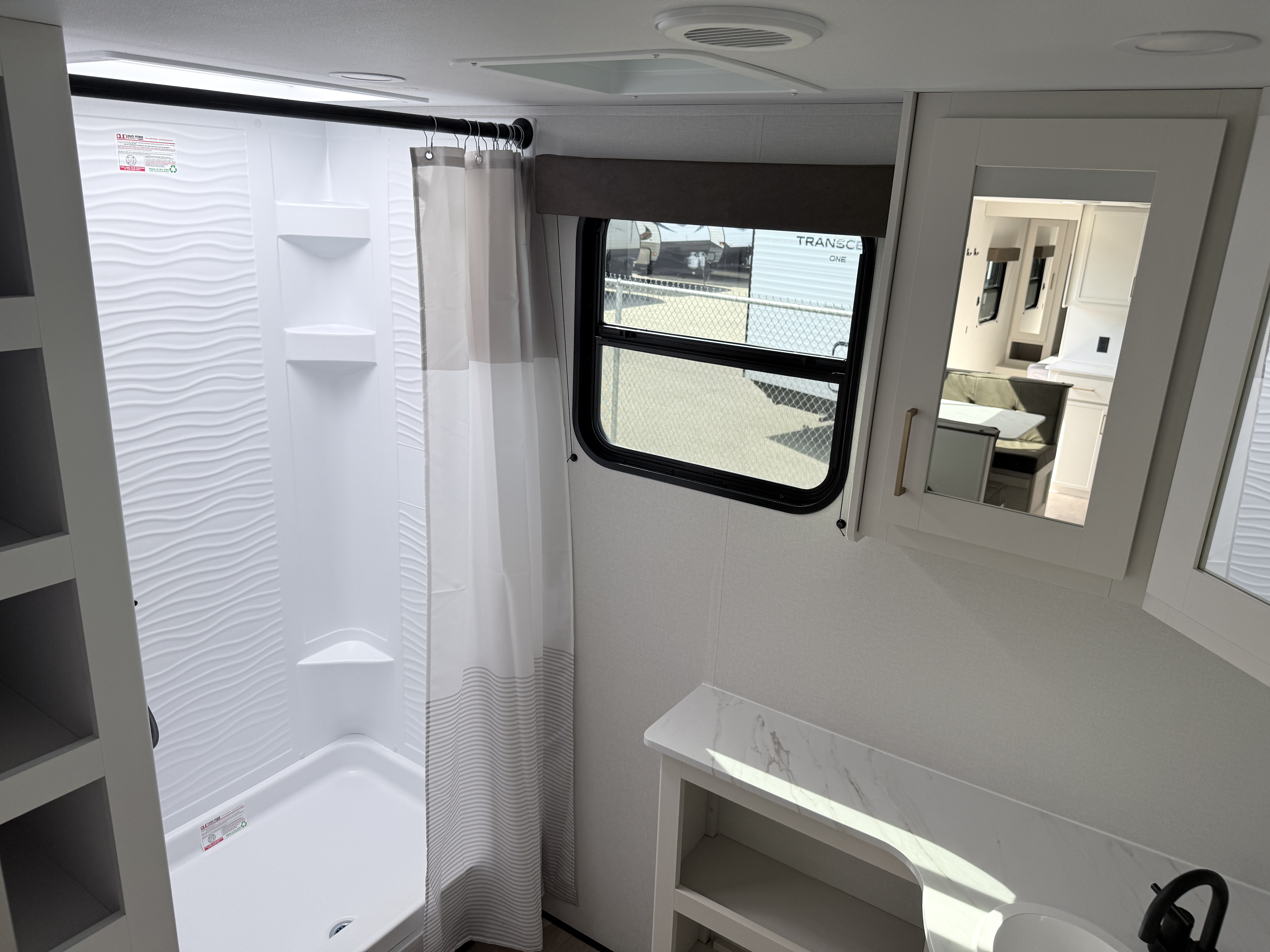 2026 GRAND DESIGN TRANSCEND 26RBX - Image 24
