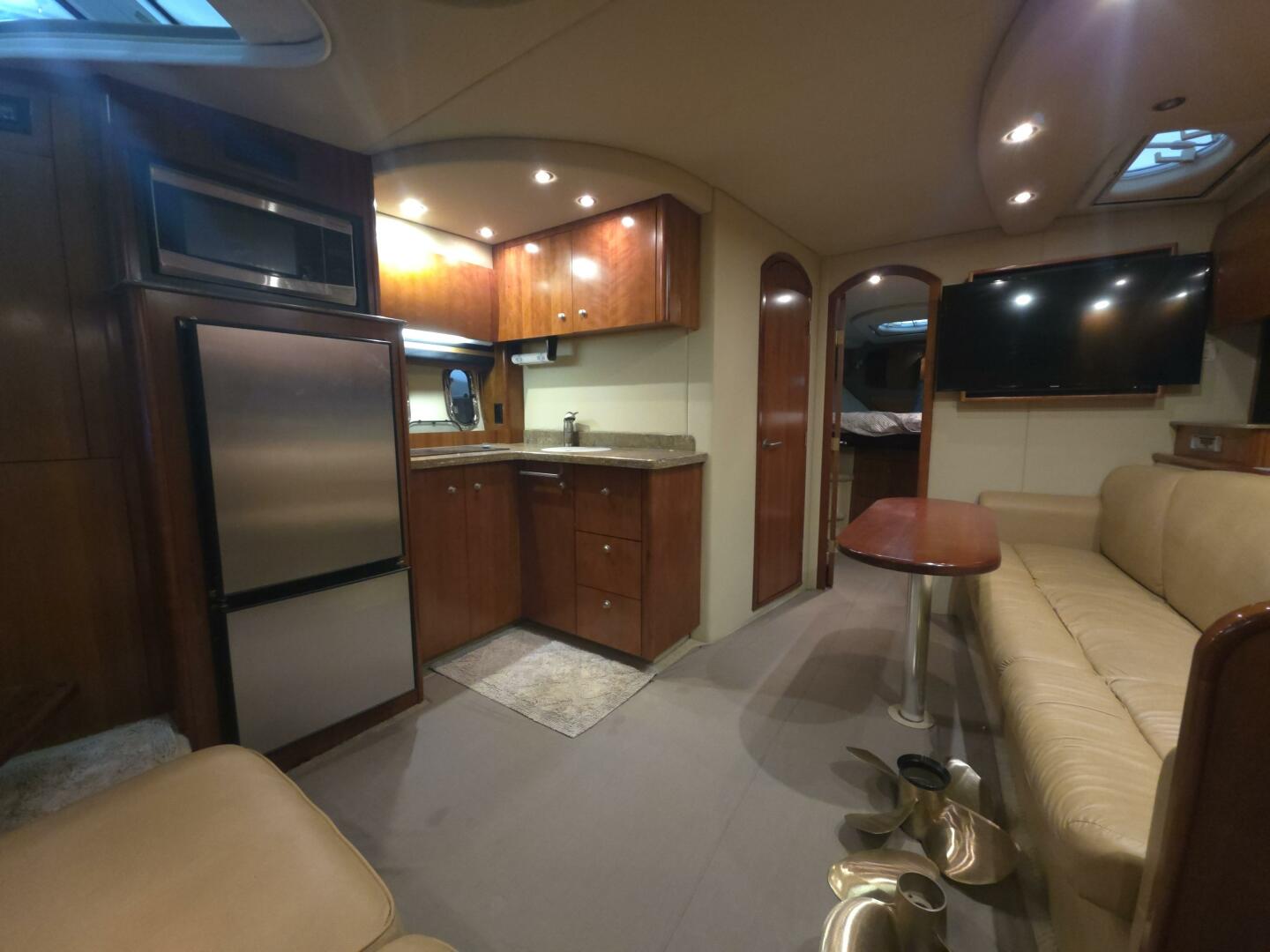 2008 Cruisers Yachts - Image 8