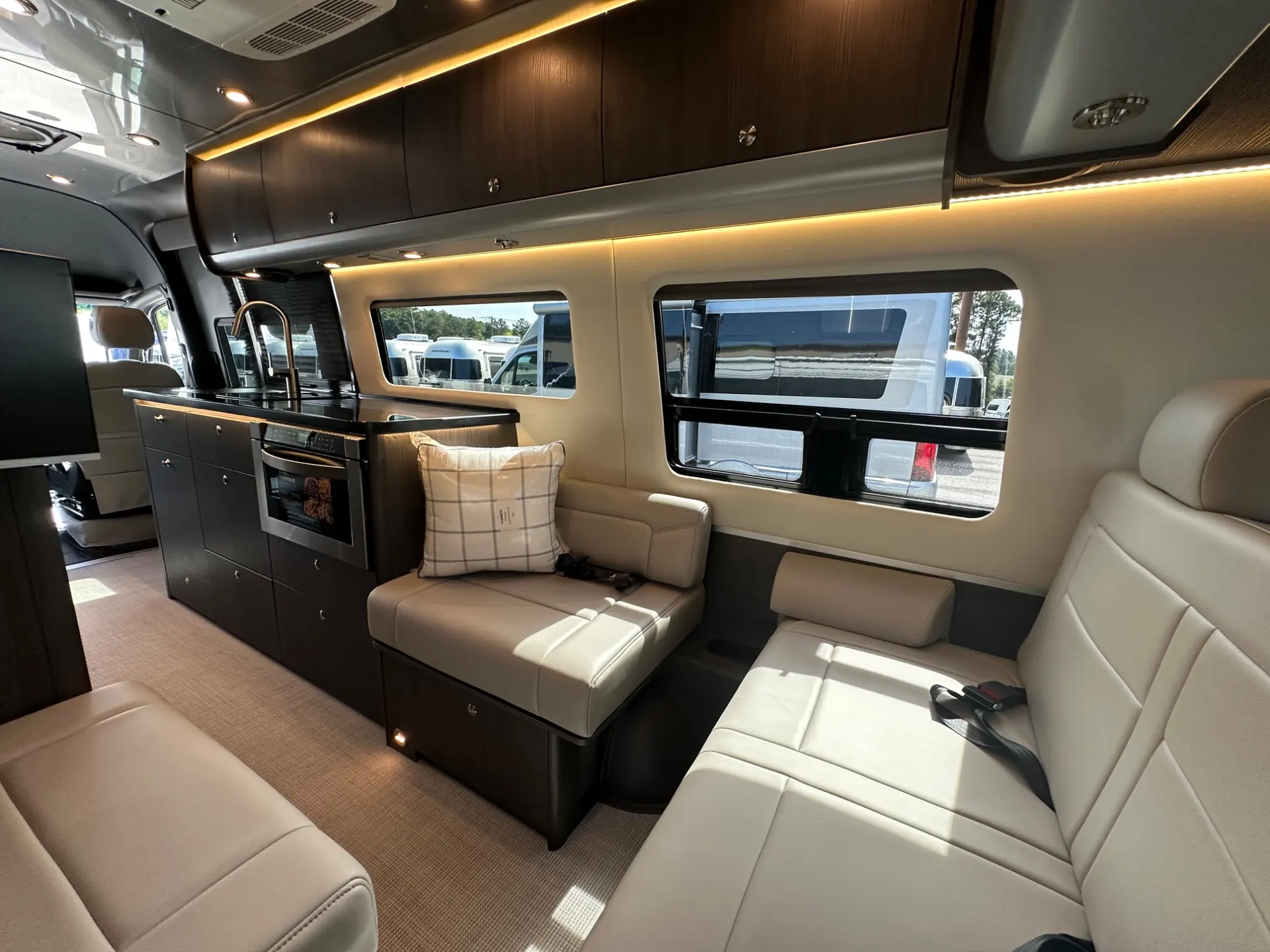 2026 Airstream Interstate 24GT - Image 33