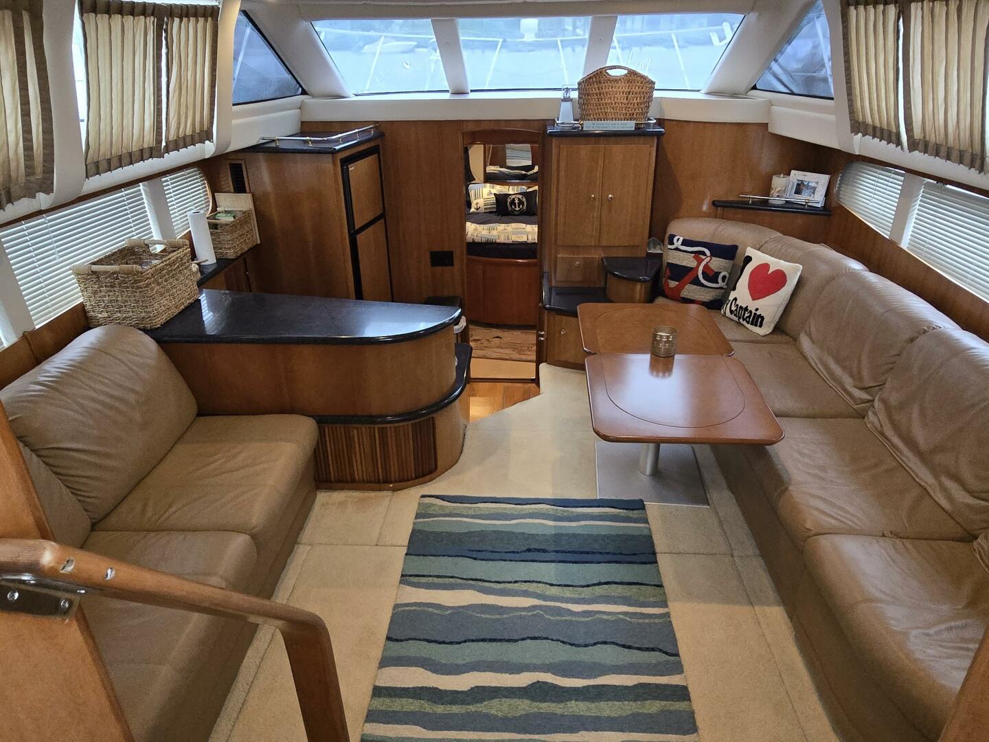 2002 Carver 444 Cockpit Motor Yacht - Image 23