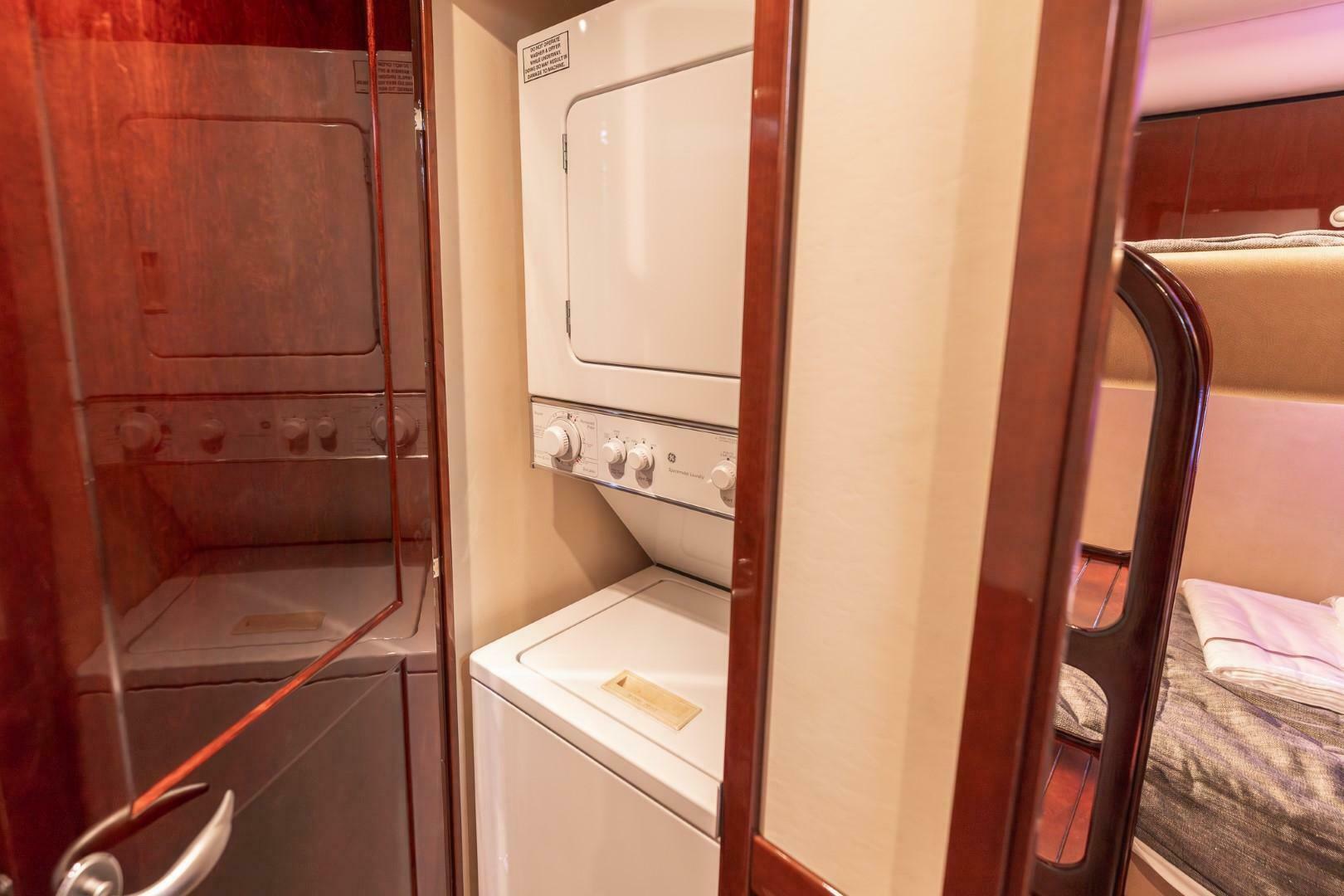 2008 Sea Ray 58 Sedan Bridge - Image 38