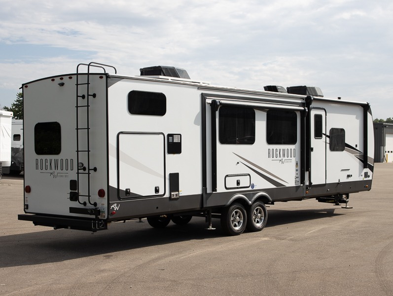 2025 Forest River Rockwood Signature Ultra Lite 8336BH - Image 2