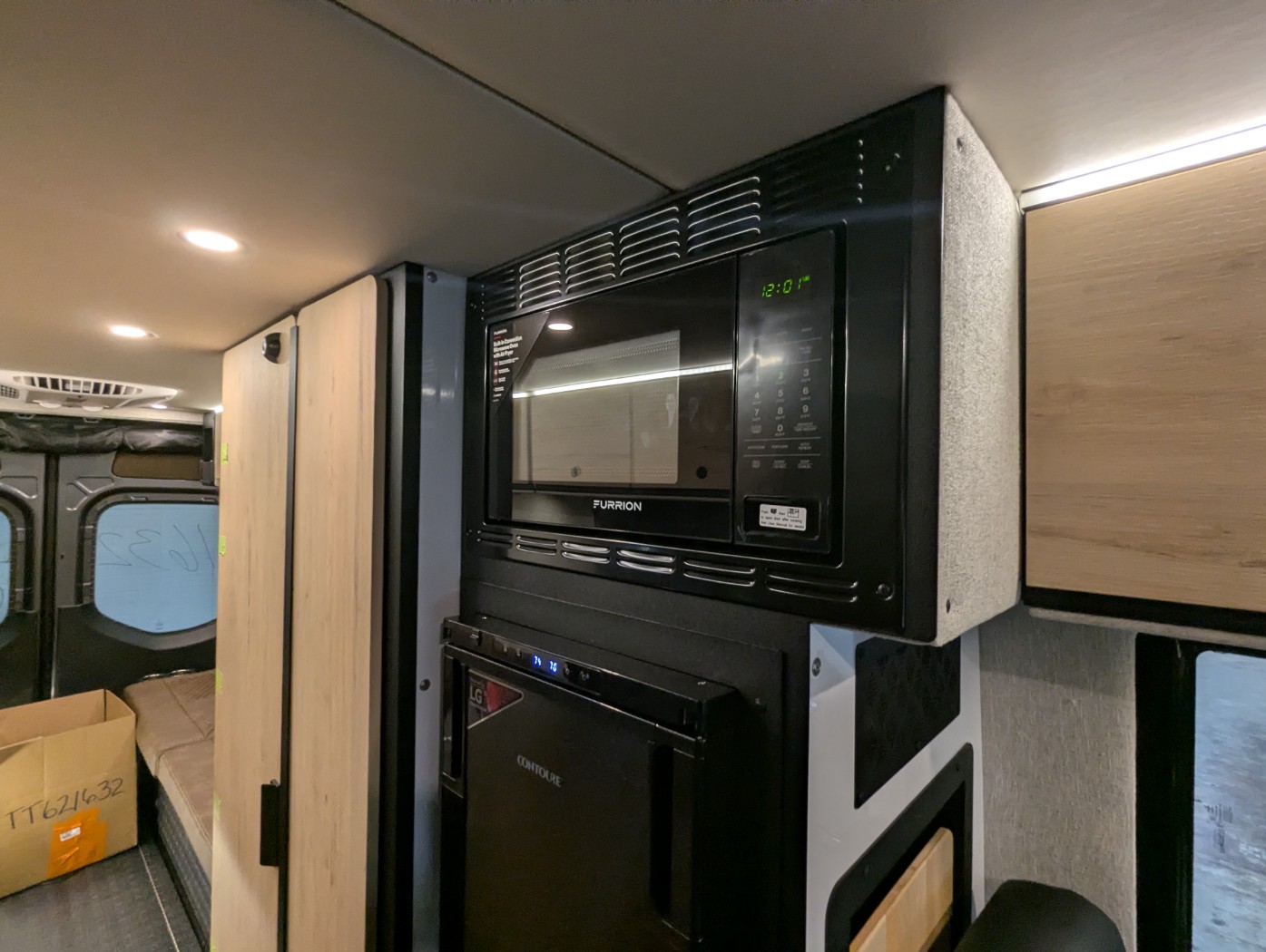 2027 Storyteller Overland TOUR MODE XL - Image 21