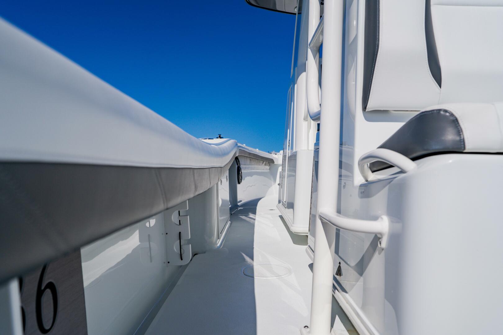 2025 Yellowfin 36 Offshore - Image 33