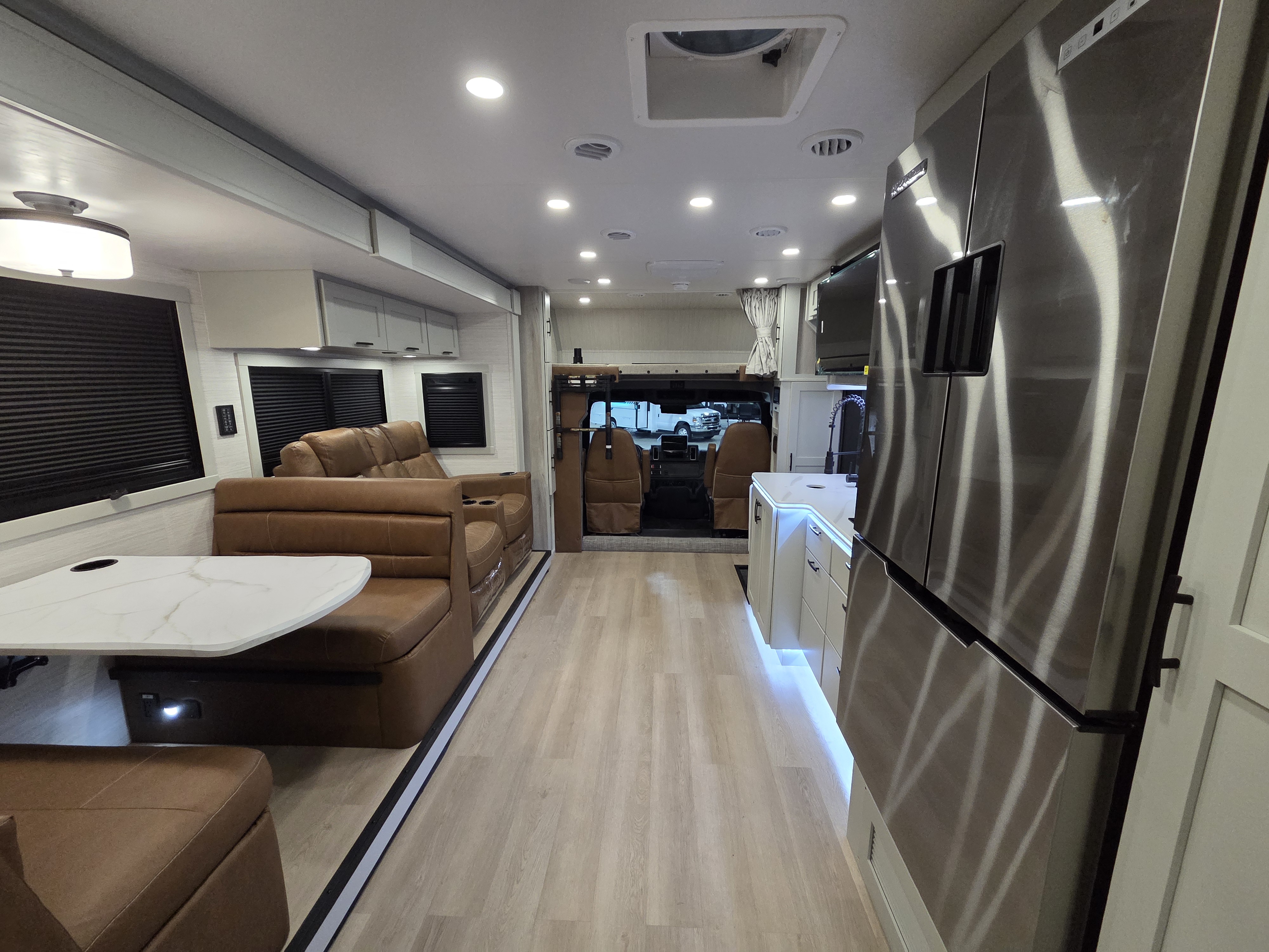 2027 Dynamax Europa 31SS - Image 20