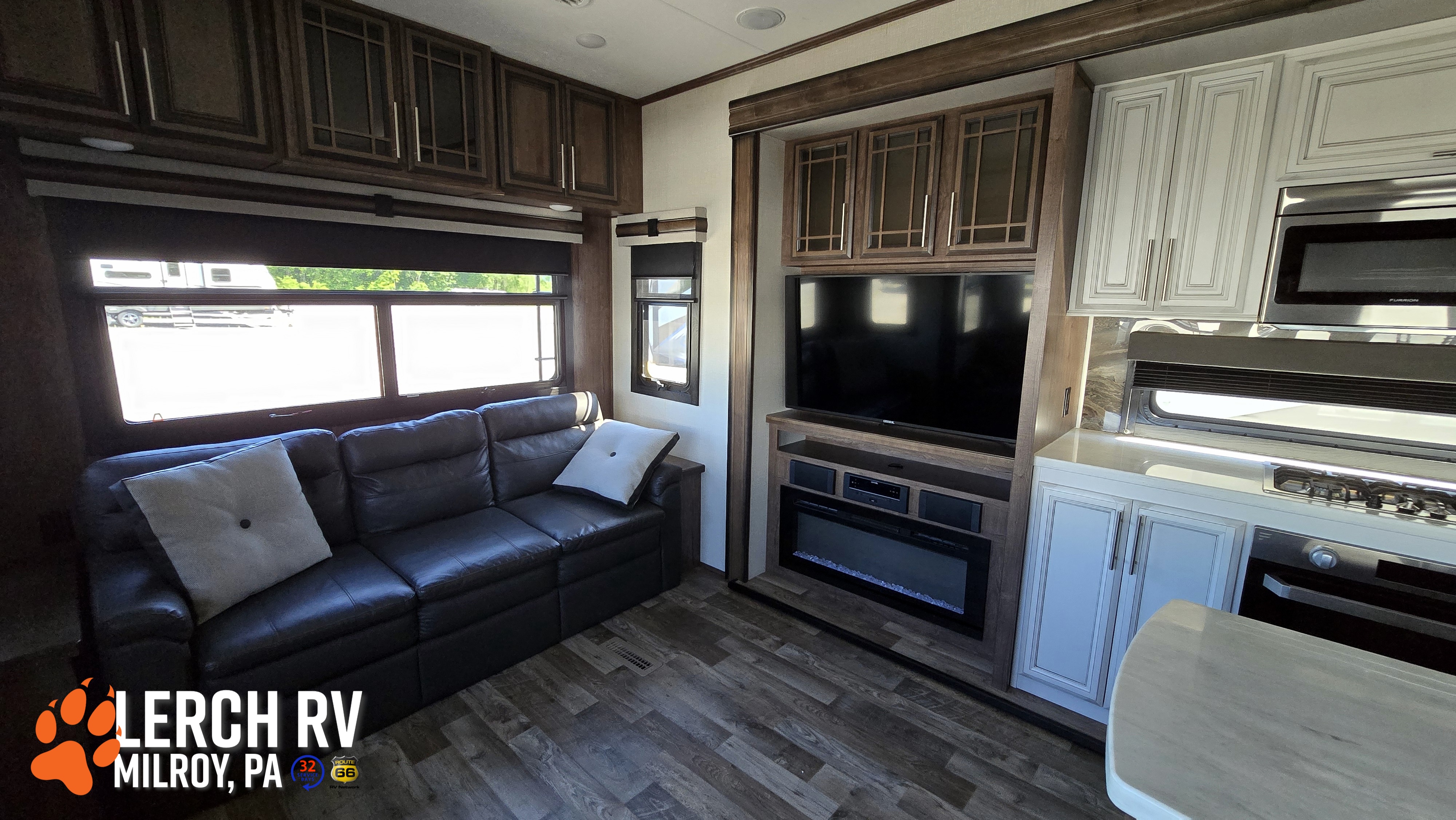 2021 KZ RV Durango Gold G366FBT - Image 14