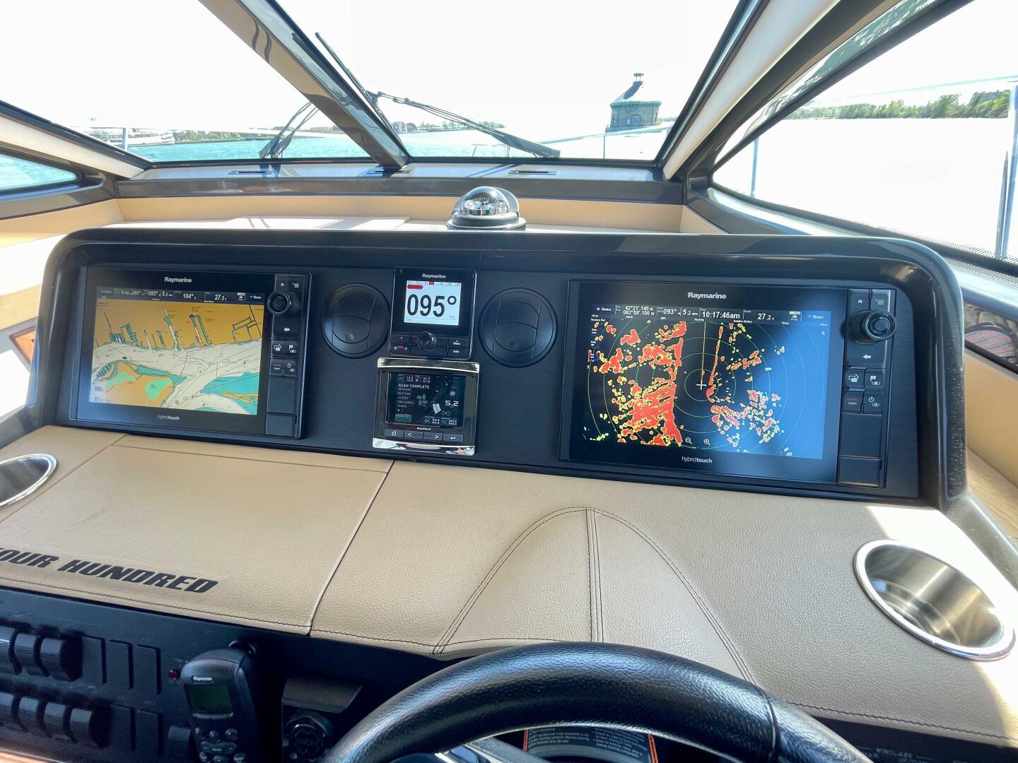 2017 Sea Ray 400 Sundancer - Image 41