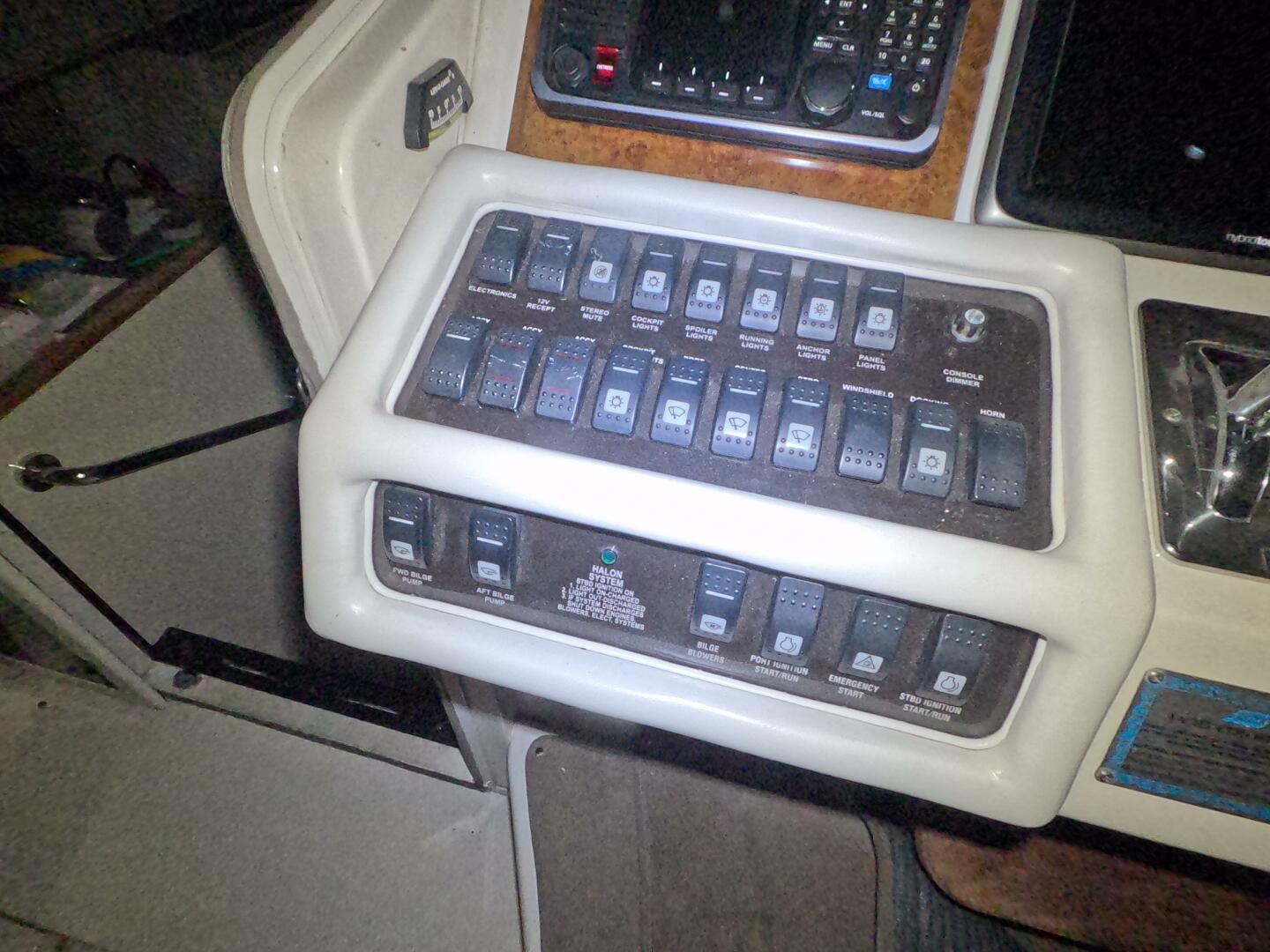 1995 Sea Ray 400 Express - Image 19