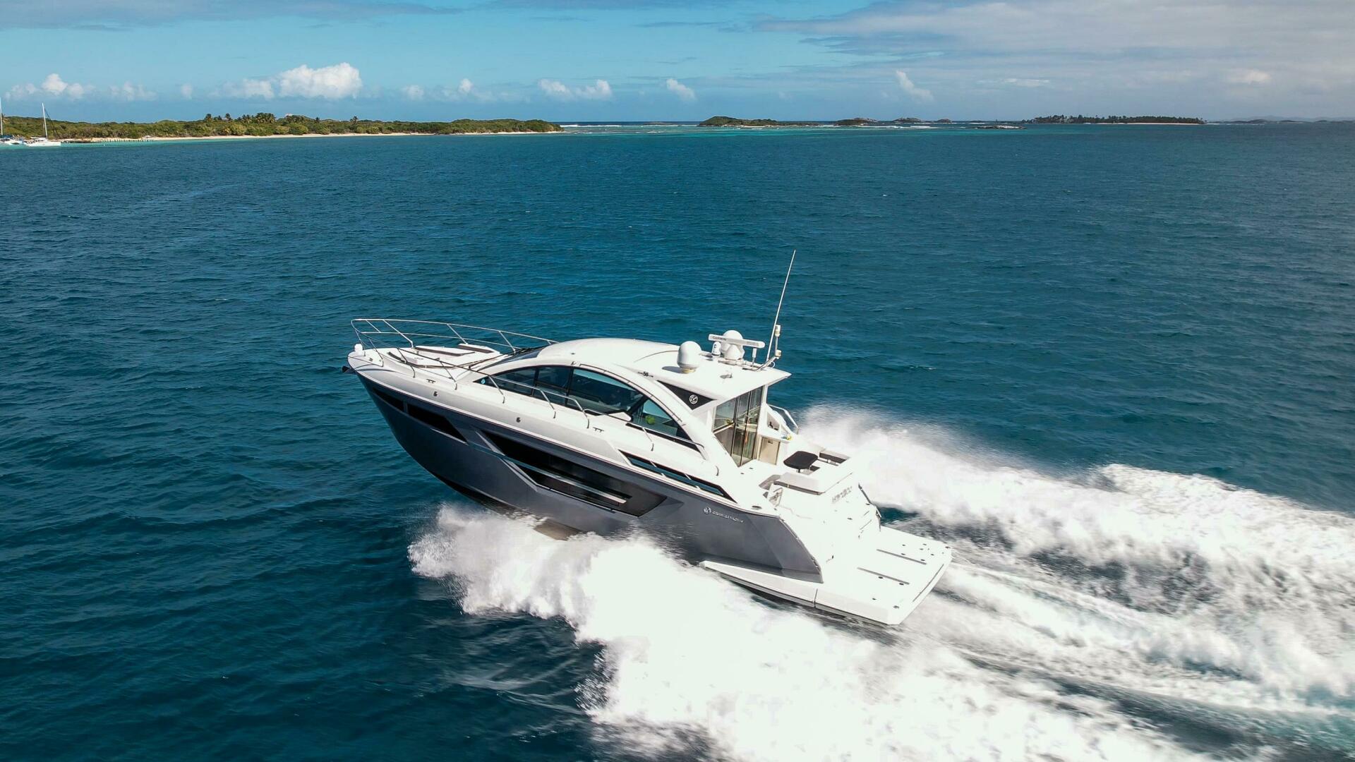2019 Cruisers Yachts 50 Cantius - Image 9
