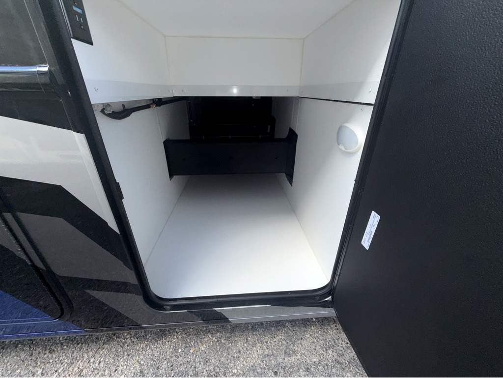 2026 THOR MOTOR COACH PALAZZO 33.5 - Image 10
