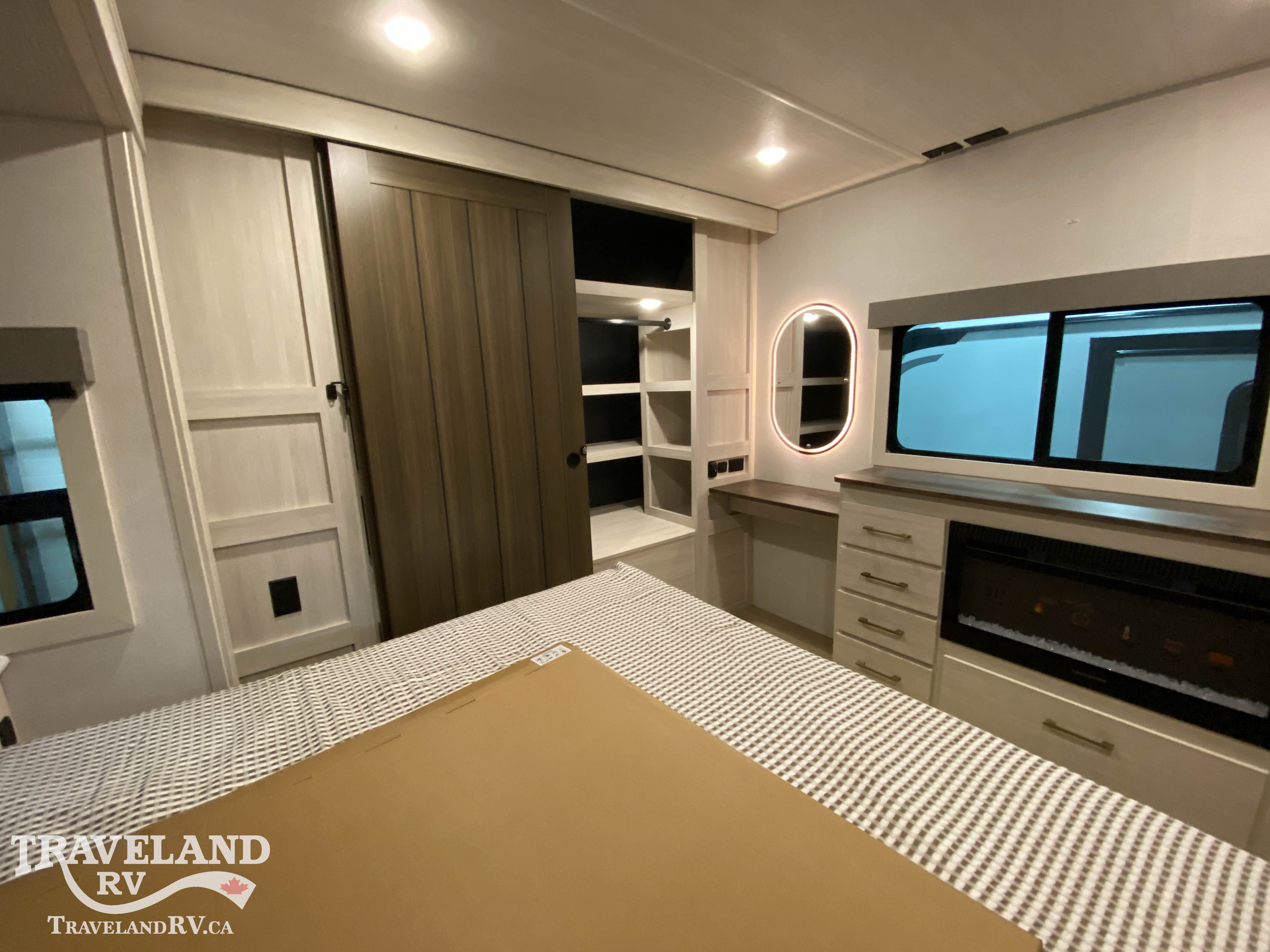2026 Forest River Grand Surveyor 305RLBS - Image 20