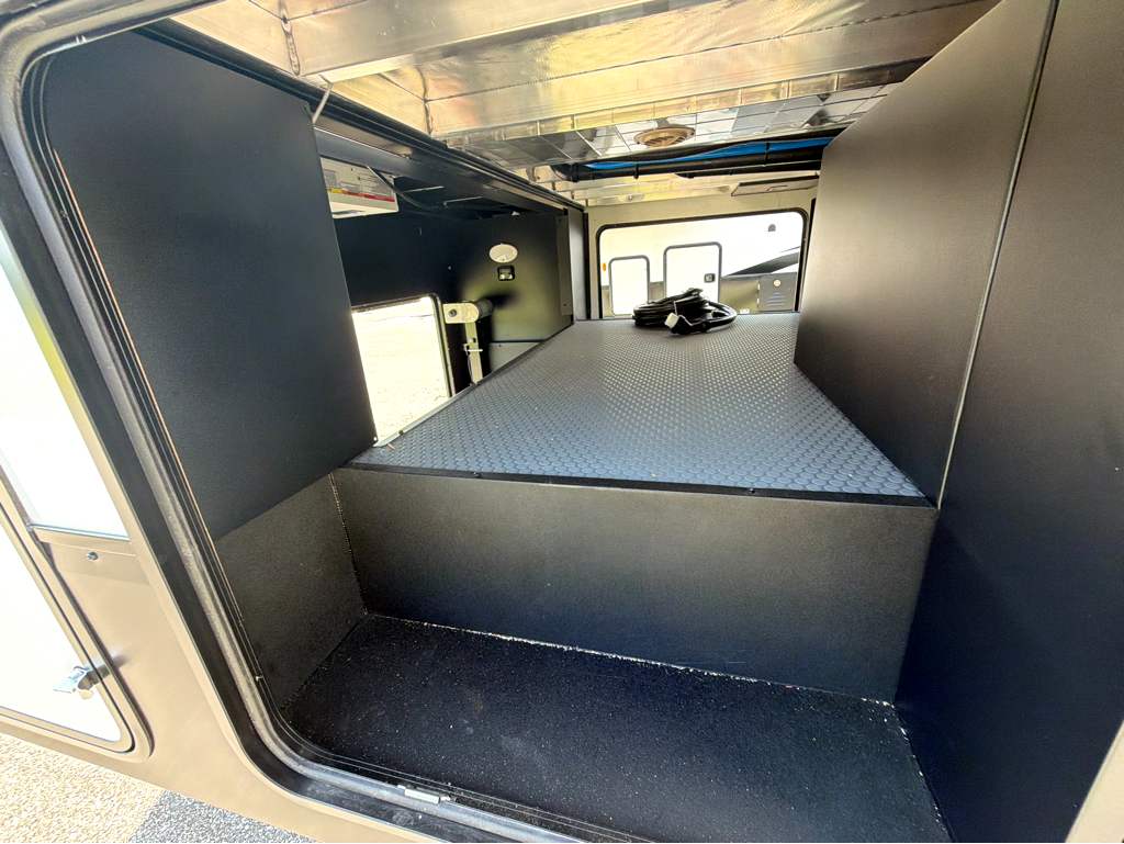 2027 VENTURE RV SPORTTREK 312VTB - Image 10