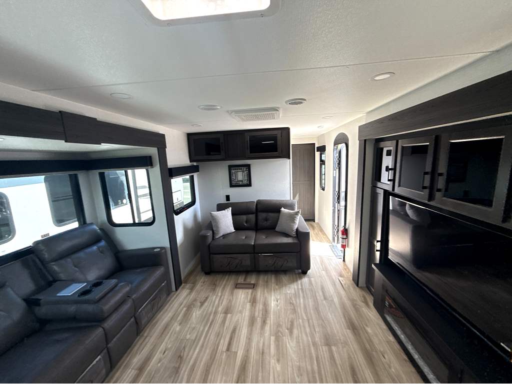 2027 VENTURE RV SPORTTREK 336VRK - Image 14