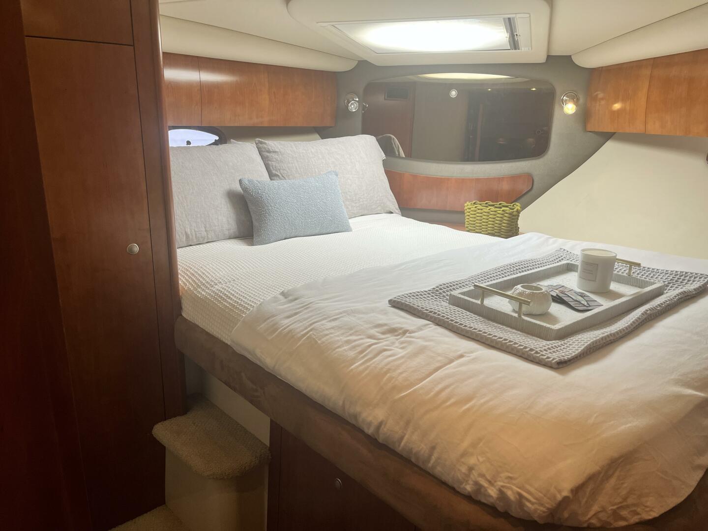 2008 Cruisers Yachts 390 Sport Coupe - Image 31