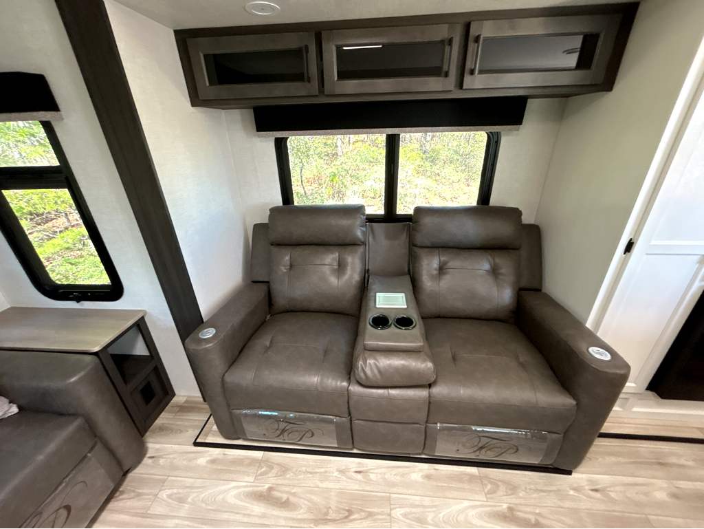 2026 VENTURE RV SPORTTREK 343VIK - Image 17