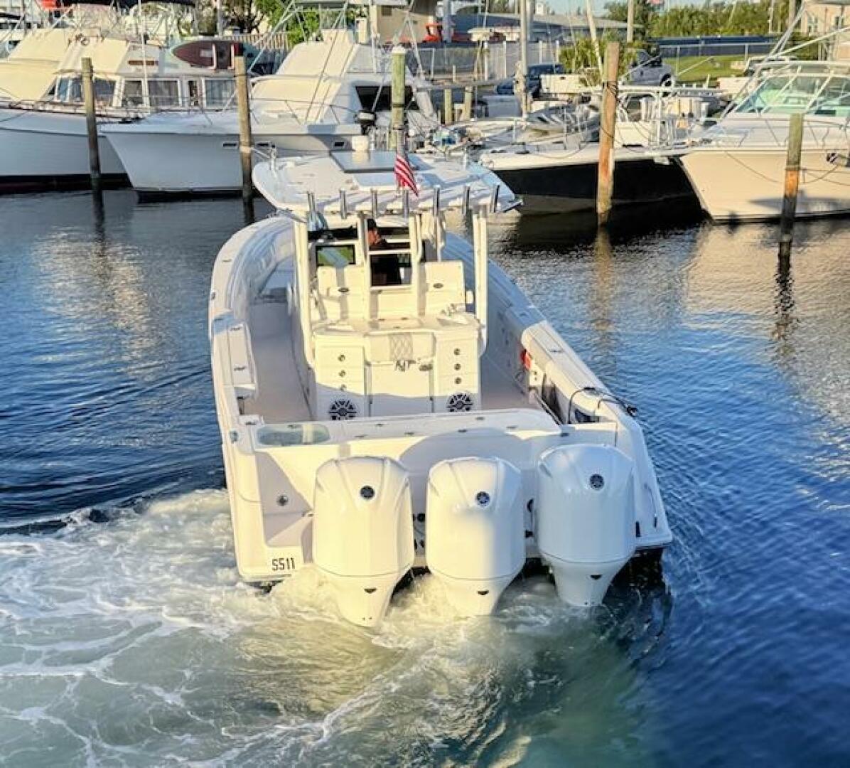 2014 Everglades 355 Center Console - Image 6