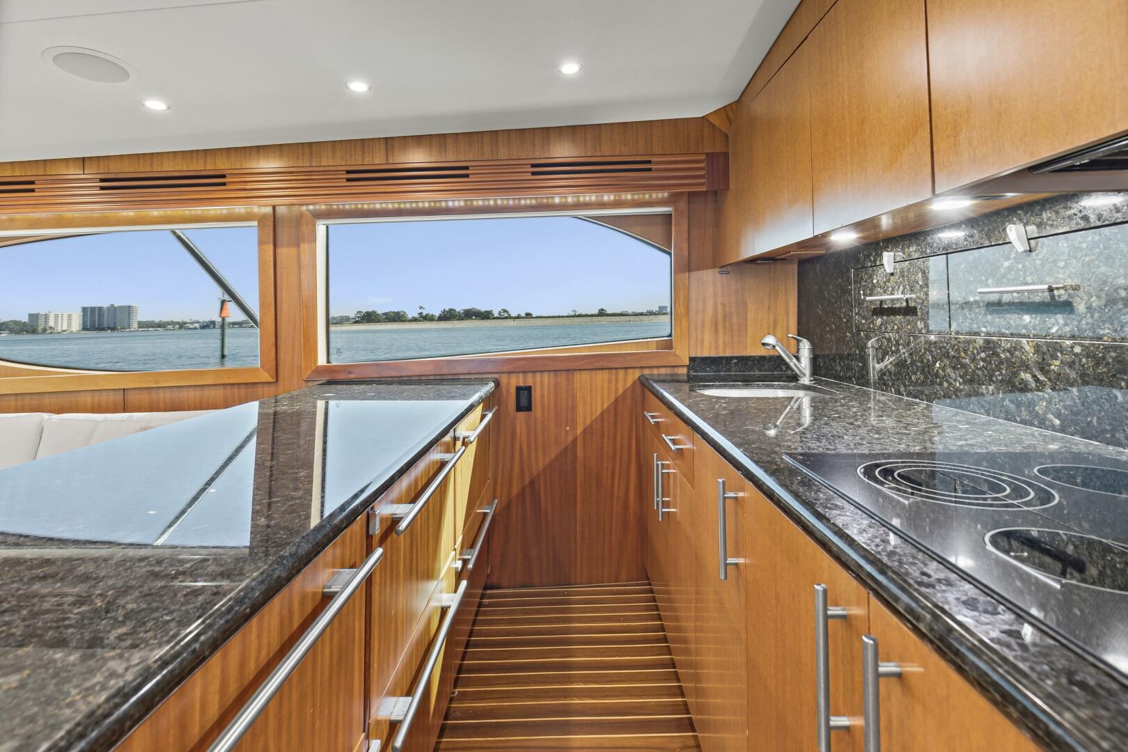 2008 Hatteras 60 Convertible - Image 12