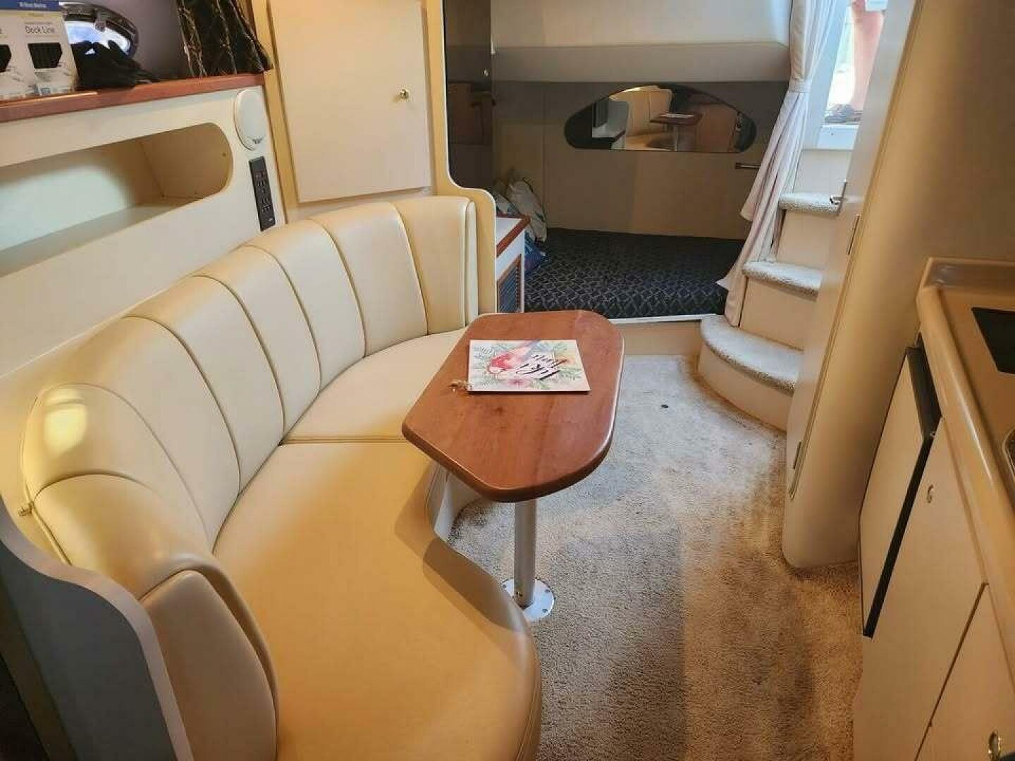 2001 Cruisers 3075 Express - Image 10