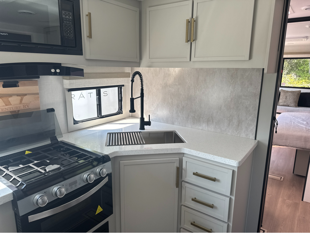 2027 VENTURE RV STRATUS 282VFD - Image 22
