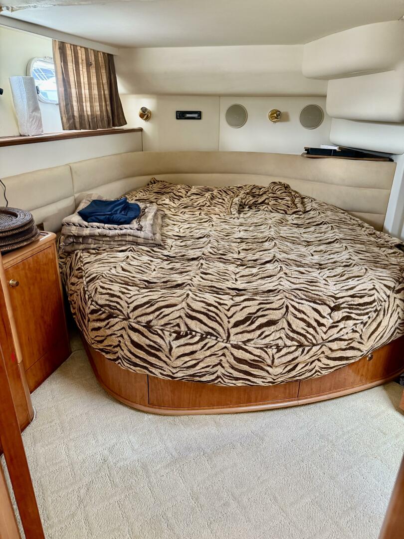 2000 Viking Princess 52 Flybridge - Image 63