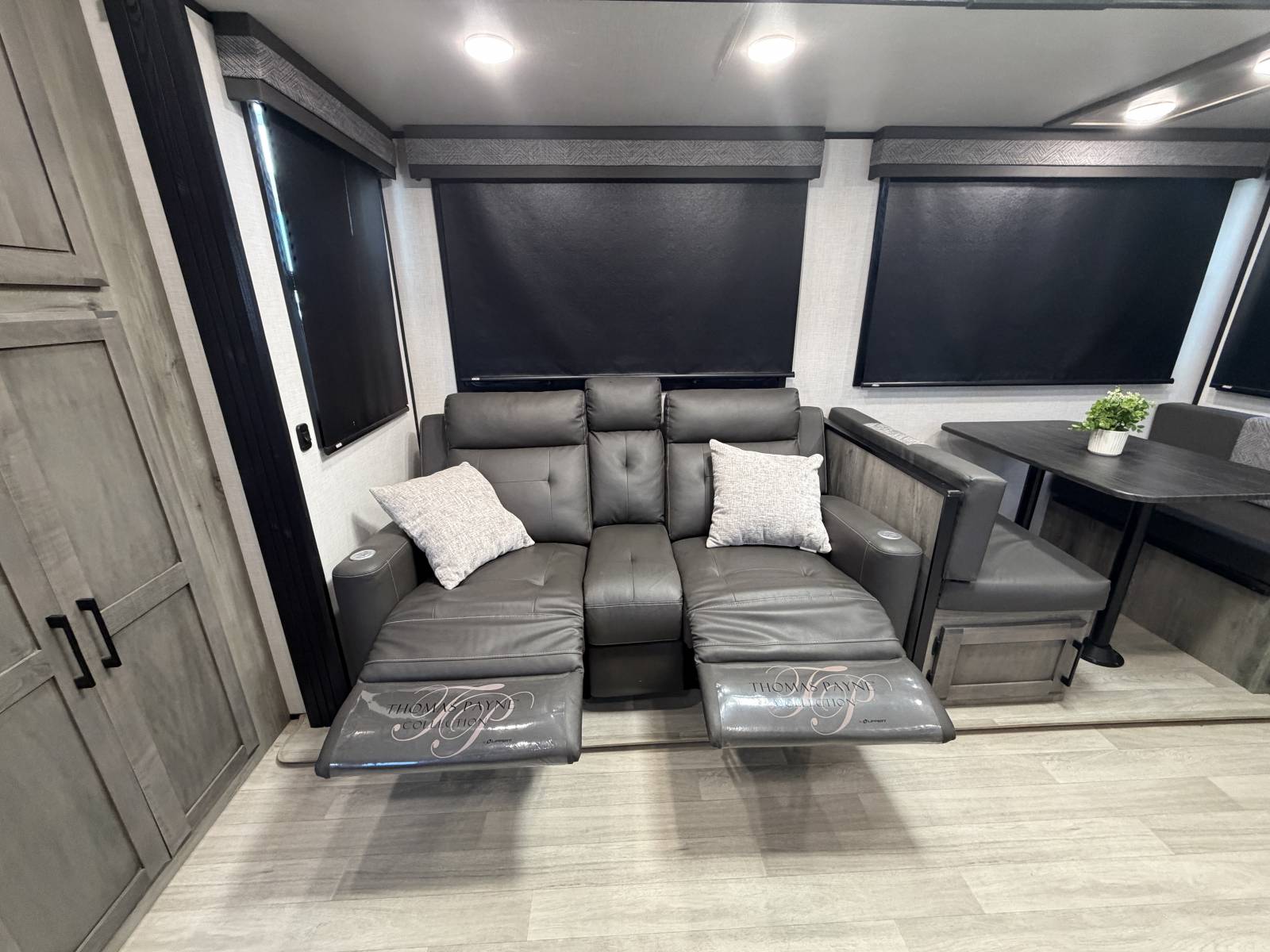 2023 KZ RV Durango Half-Ton D274BHD - Image 15
