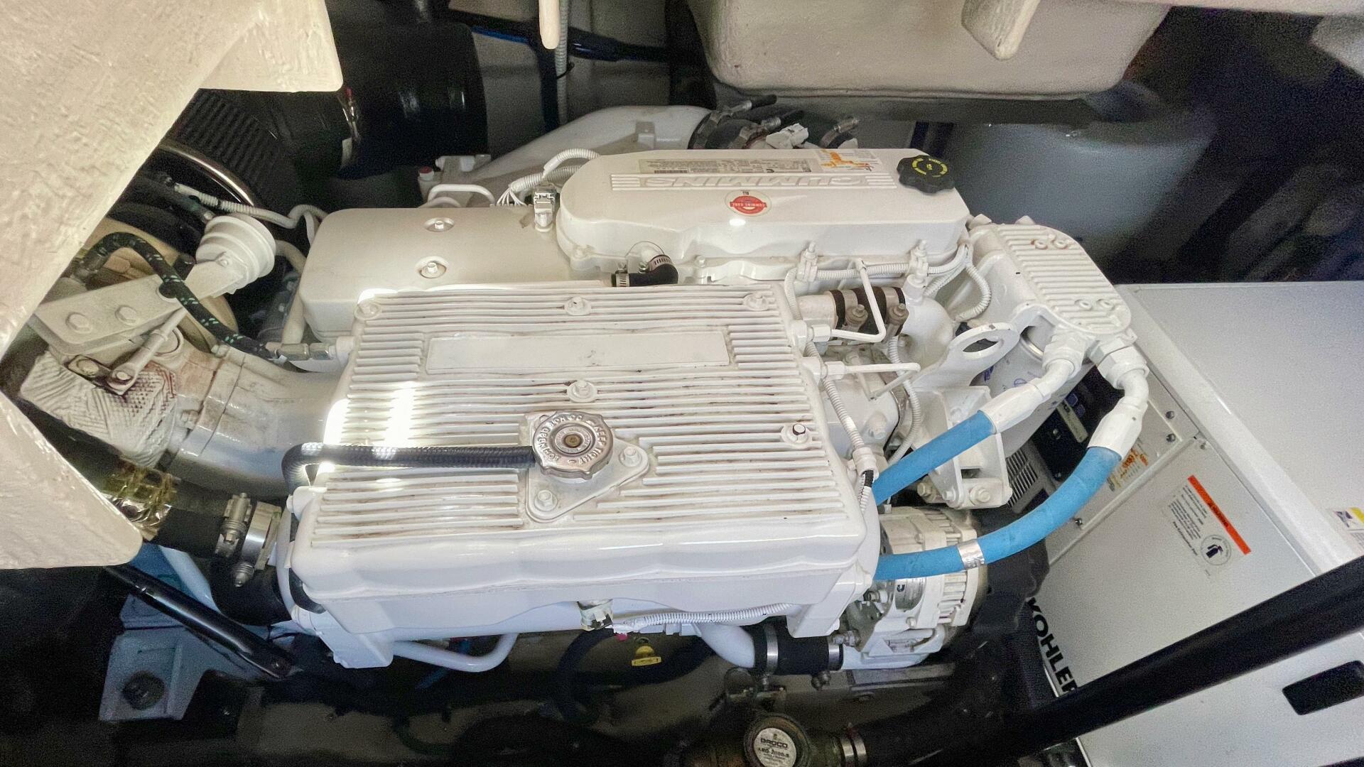 2017 Sea Ray 400 Sundancer - Image 24