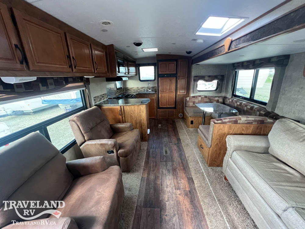 2015 OUTDOORS RV TIMBER RIDGE 280RKS - Image 3