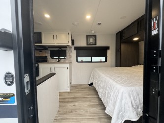 2026 VENTURE RV SPORTTREK STINGER 192VRB - Image 5