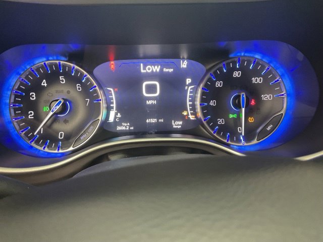 2025 Chrysler Pacifica Limited FWD - Image 15