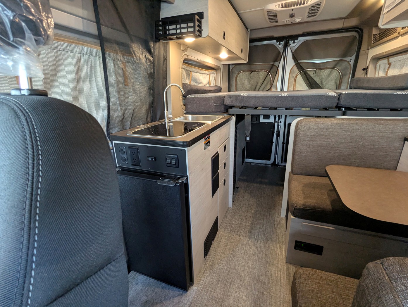 2027 Winnebago Solis Pocket 36A - Image 12