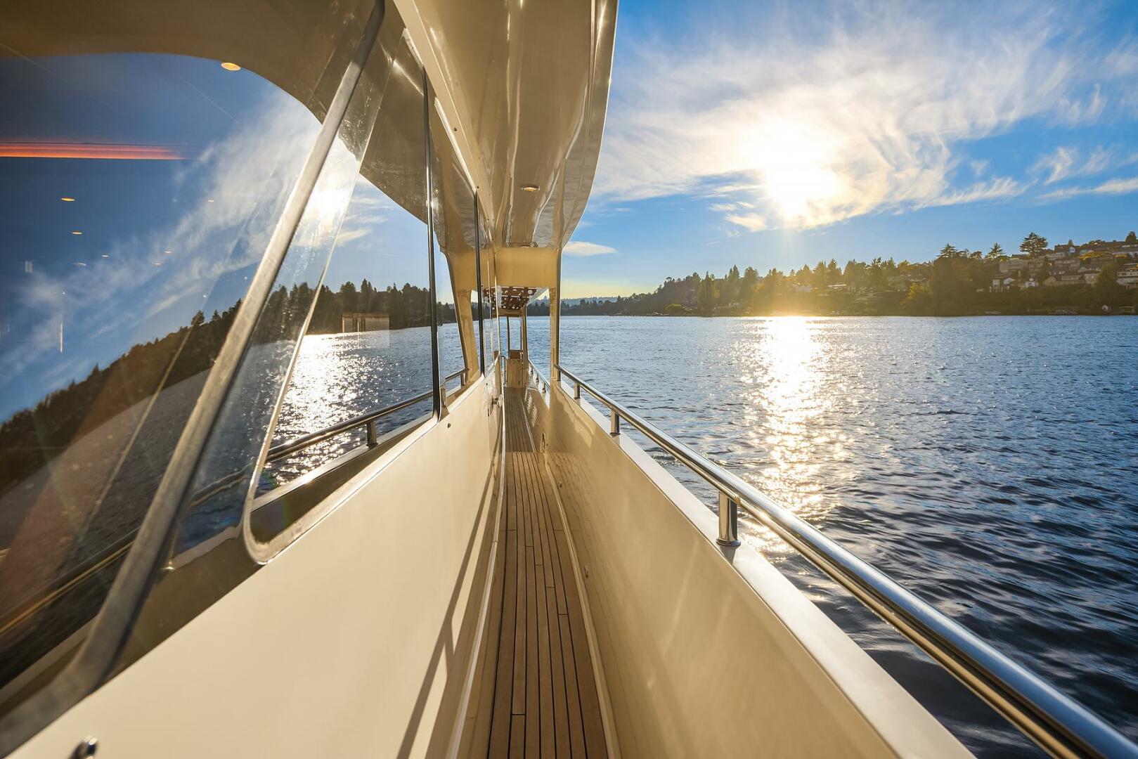 2014 Hampton 720 Skylounge LRC - Image 81