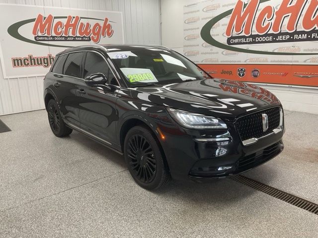 2022 Lincoln Corsair Utility 4D Reserve AWD - Image 3