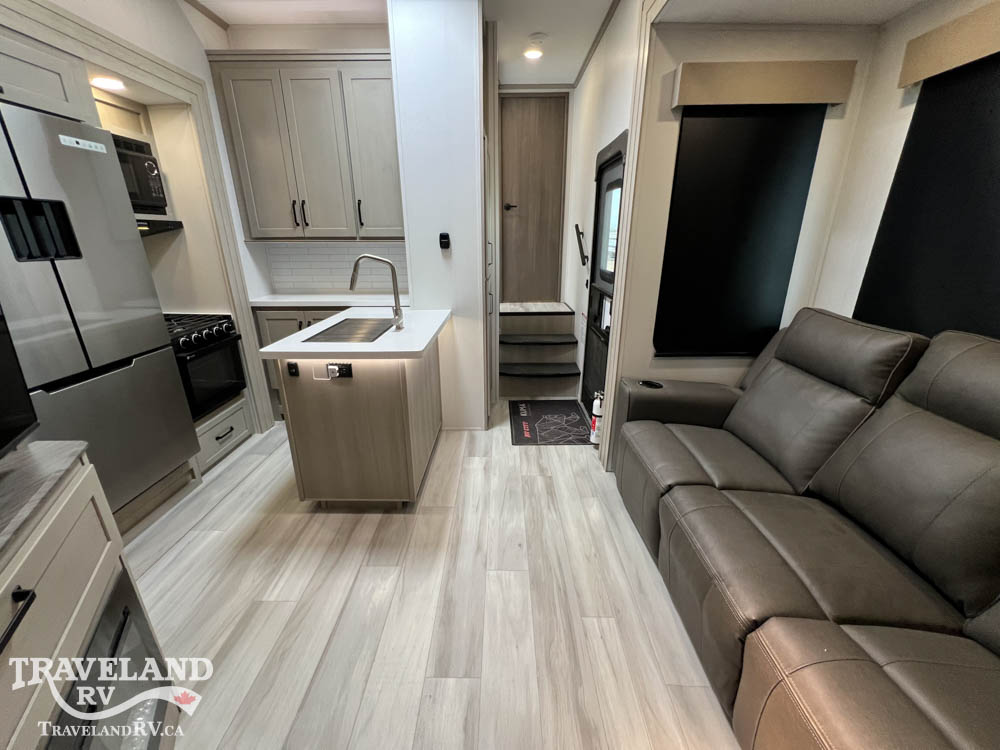 2025 Grand Design Momentum G-Class 320G - Image 4