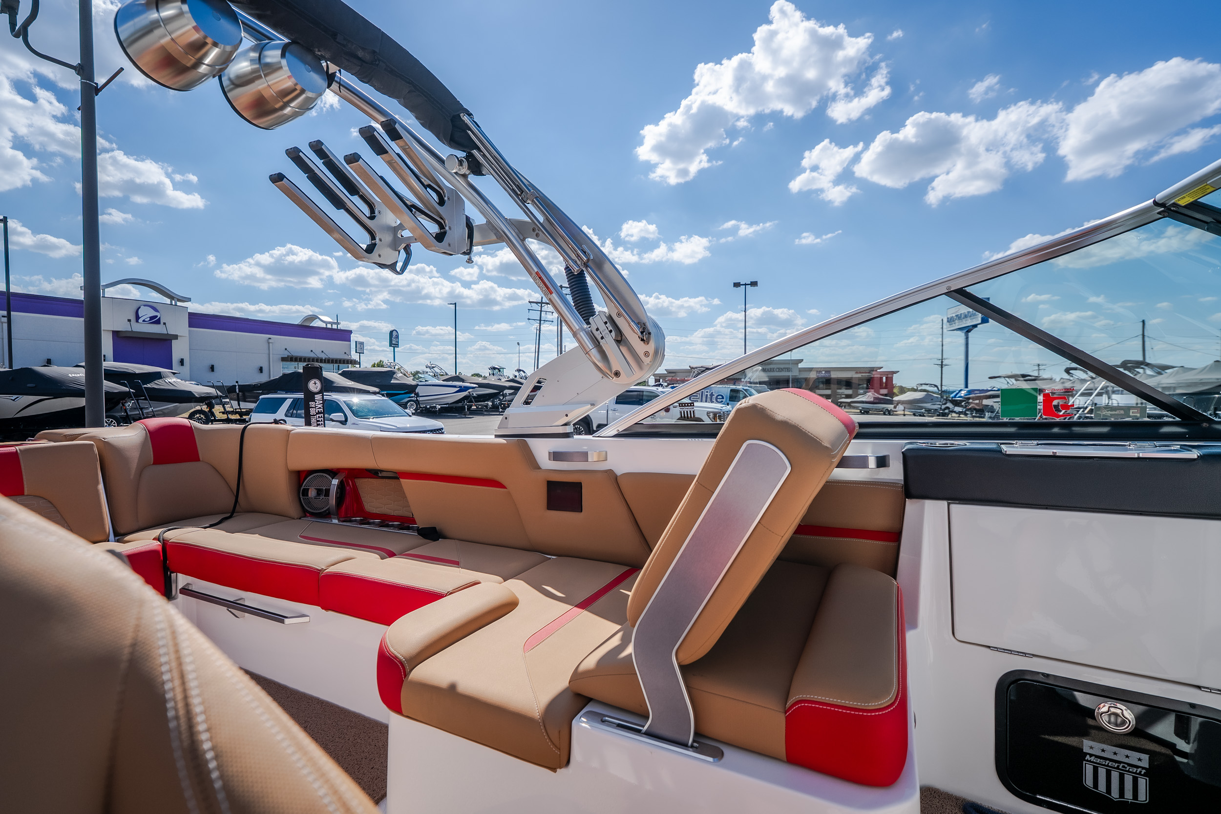 2020 MasterCraft X26 - Image 40