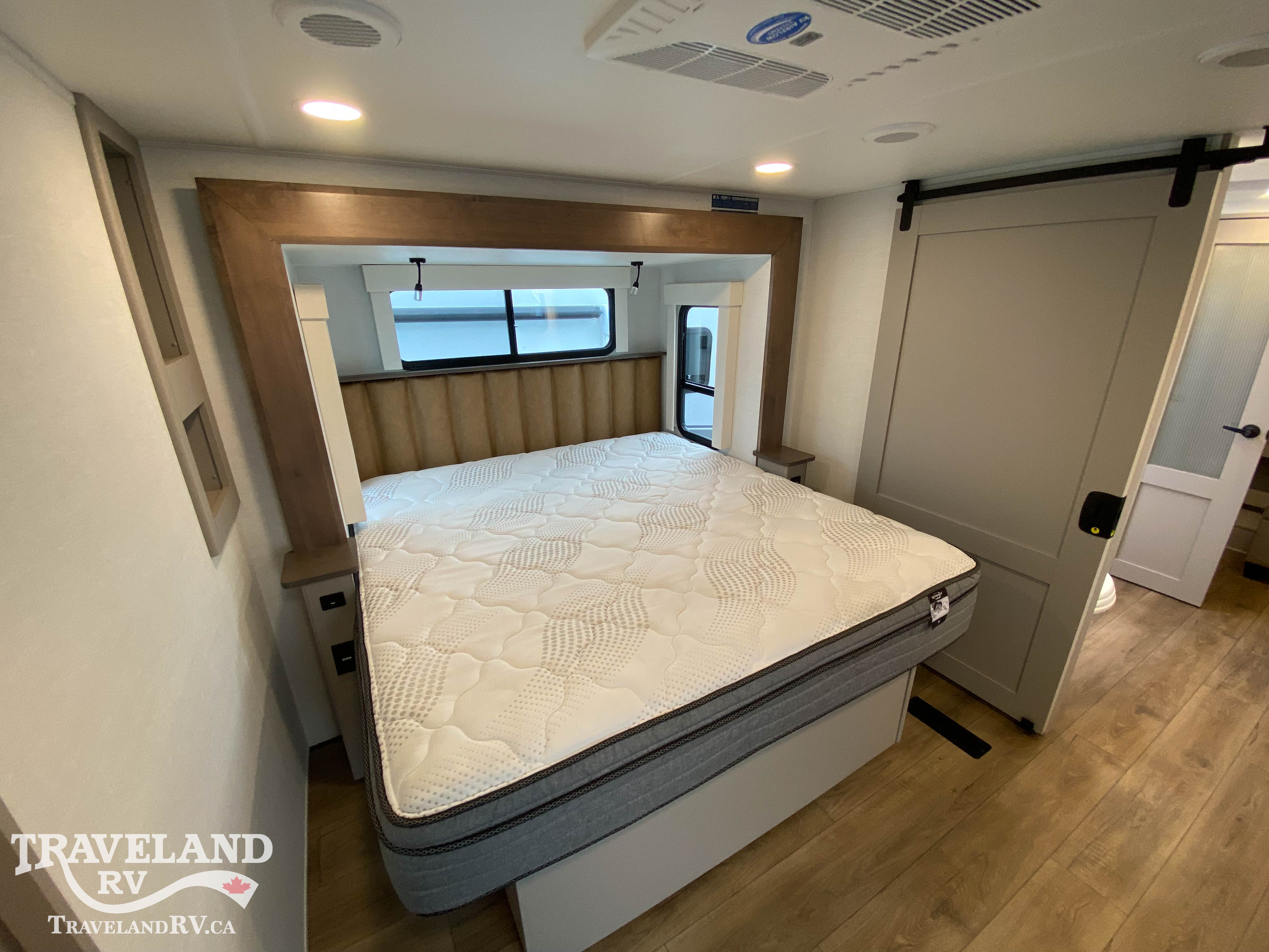 2025 Alliance RV Paradigm 382RK - Image 18