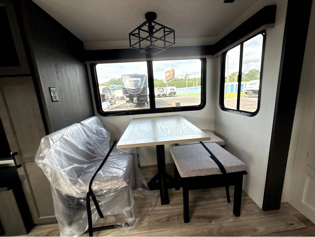 2027 VENTURE RV SPORTTREK 336VRK - Image 13