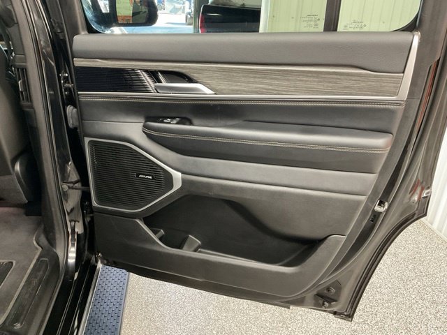 2024 Jeep Wagoneer Utility 4D Series III 4WD - Image 24