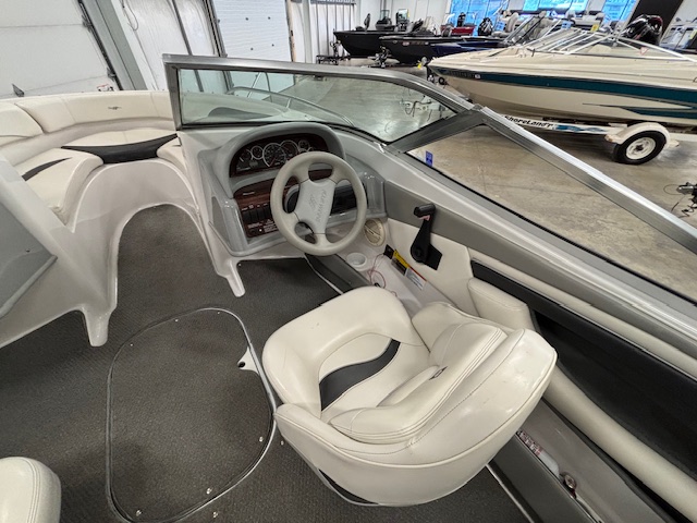 2000 FOURWINNS HORIZON 180 - Image 9
