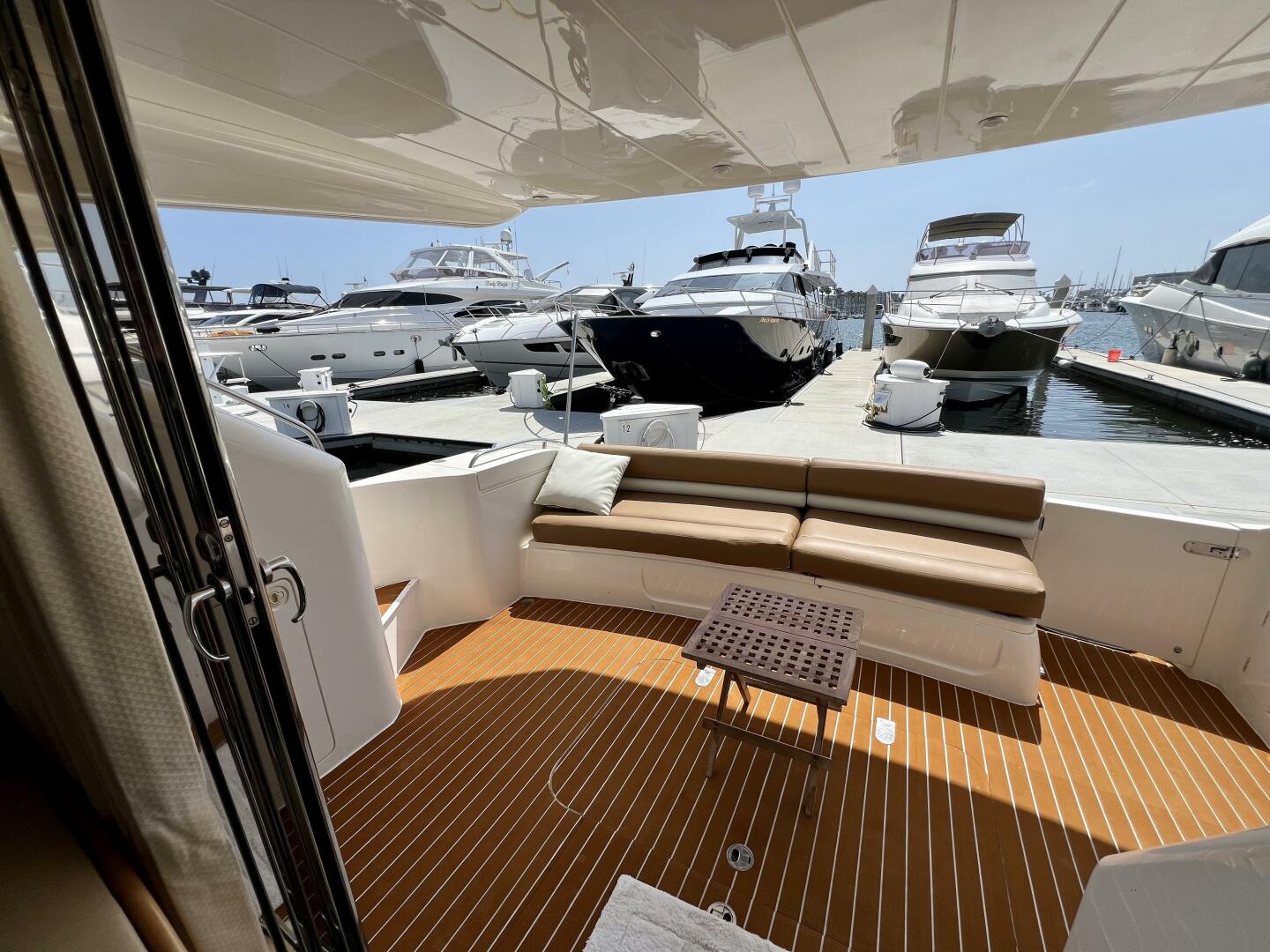 2000 Viking Princess 52 Flybridge - Image 17