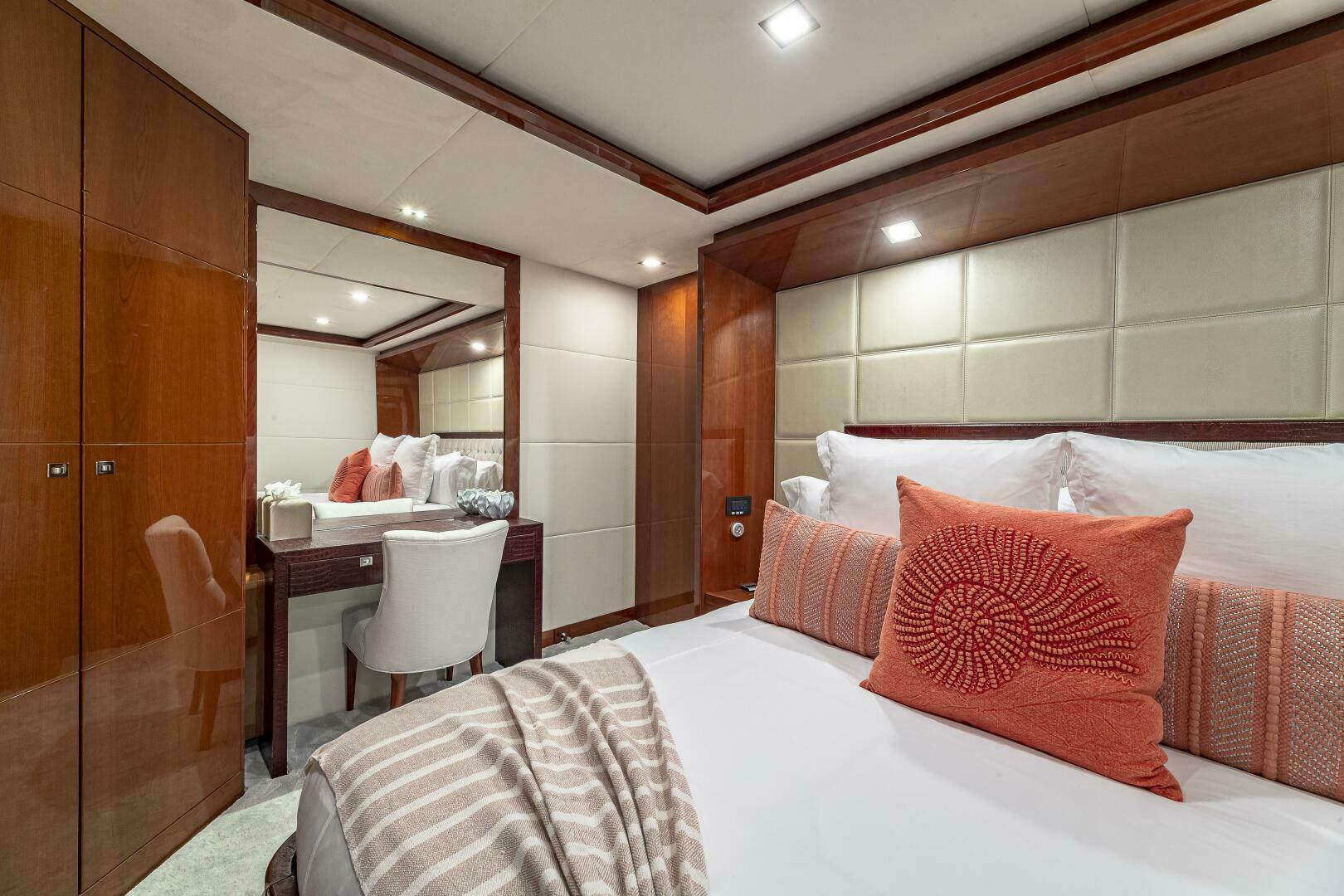 2012 Princess 32M - Image 47