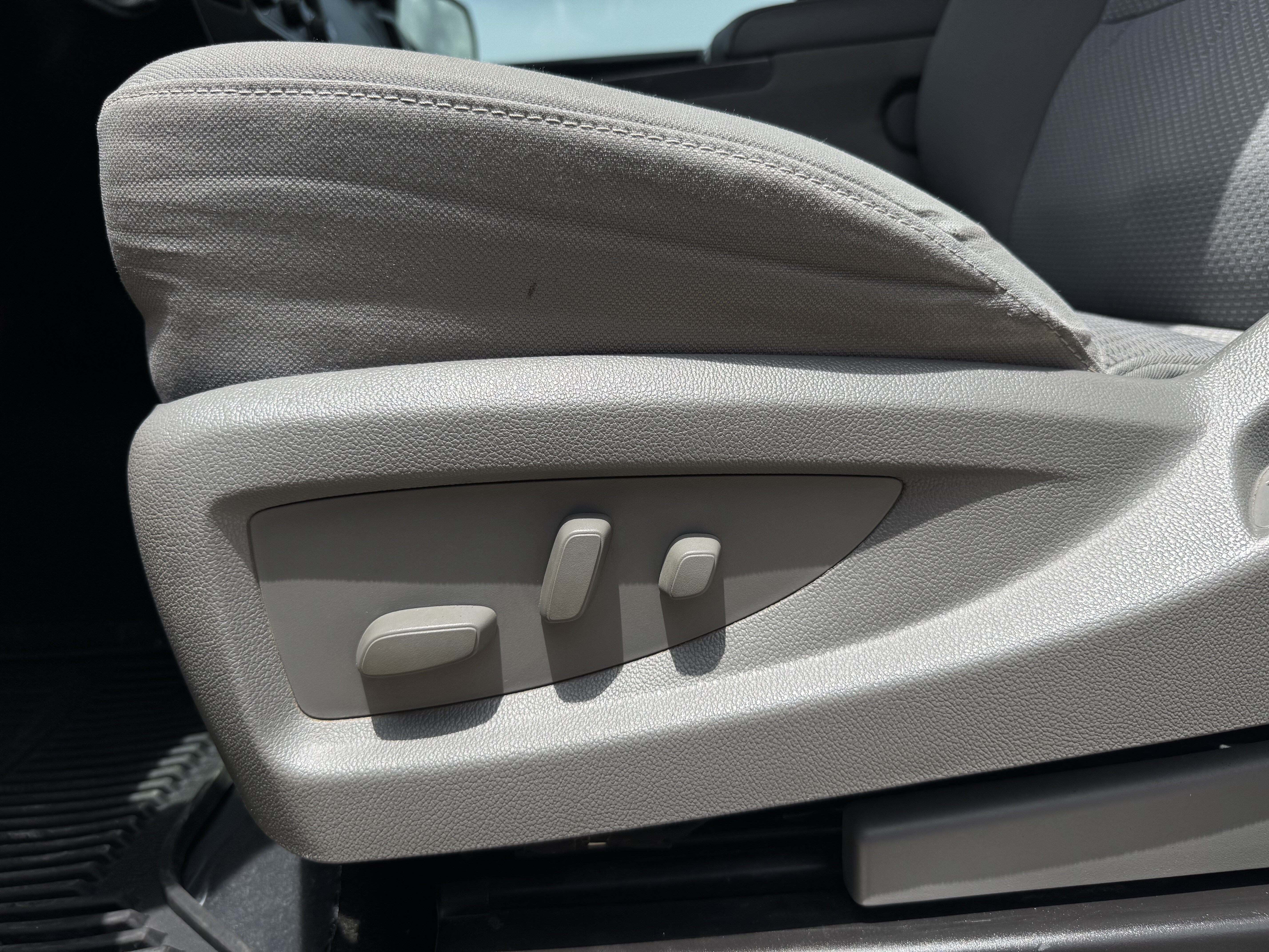 2015 Chevrolet Silverado 1500-V8 Extended Cab LT 2WD - Image 22