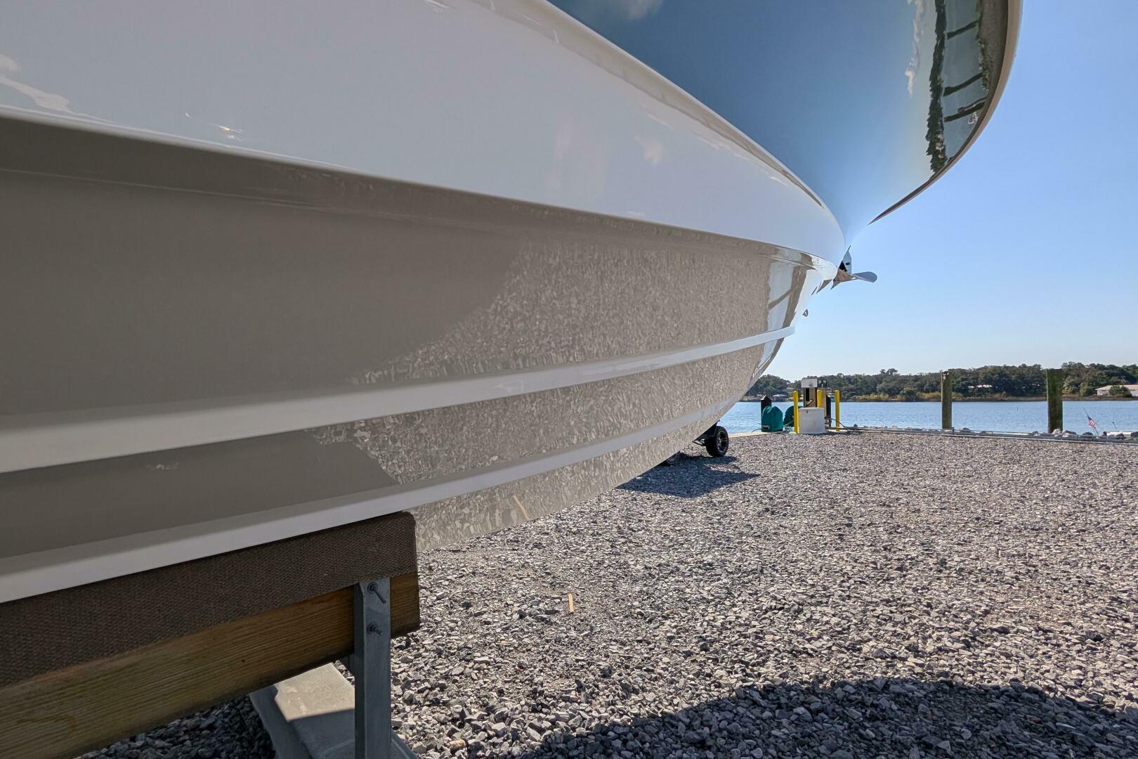 2024 Boston Whaler 350 Realm - Image 18