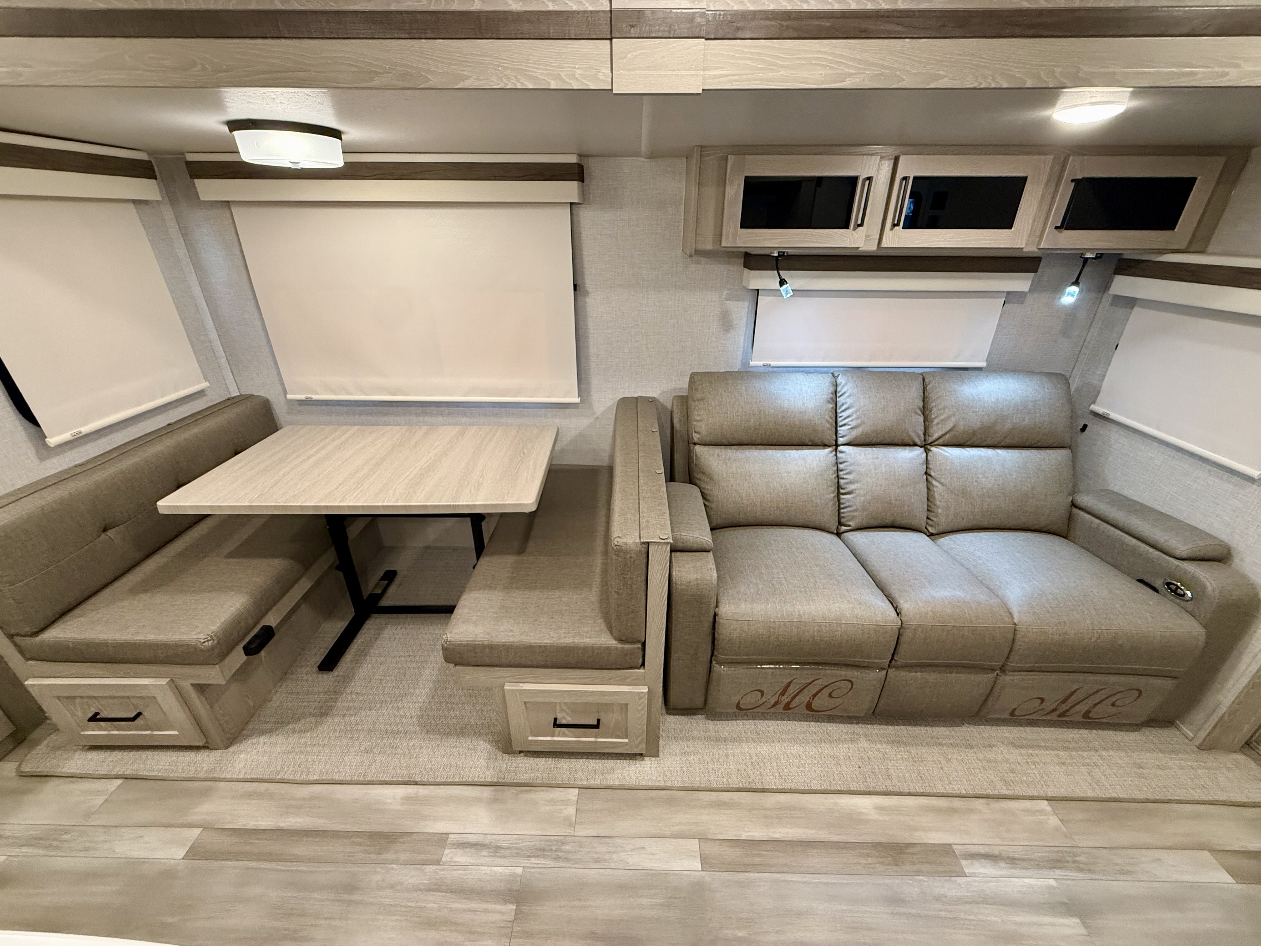 2023 Forest River Rockwood Ultra Lite 2720IK - Image 11