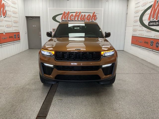 2026 Jeep Grand-Cherokee-L Laredo Altitude 4x4 - Image 2