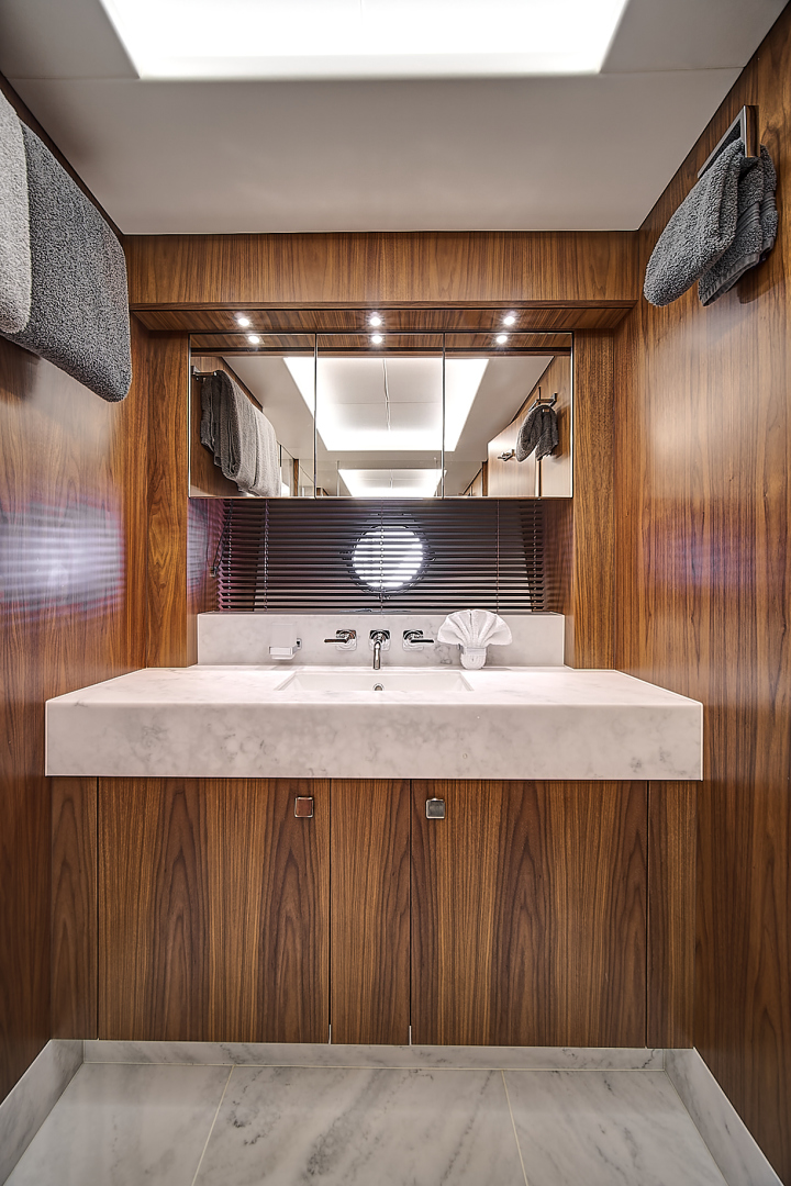 2019 Sunseeker 86 Yacht - Image 61