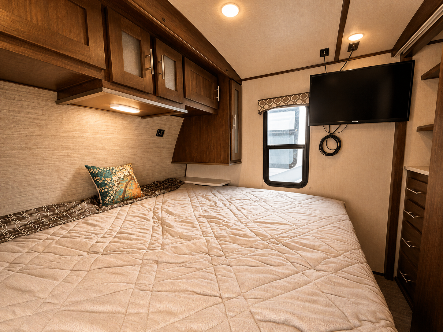 2019 Cruiser RV Radiance Ultra-Lite R-25RB - Image 12