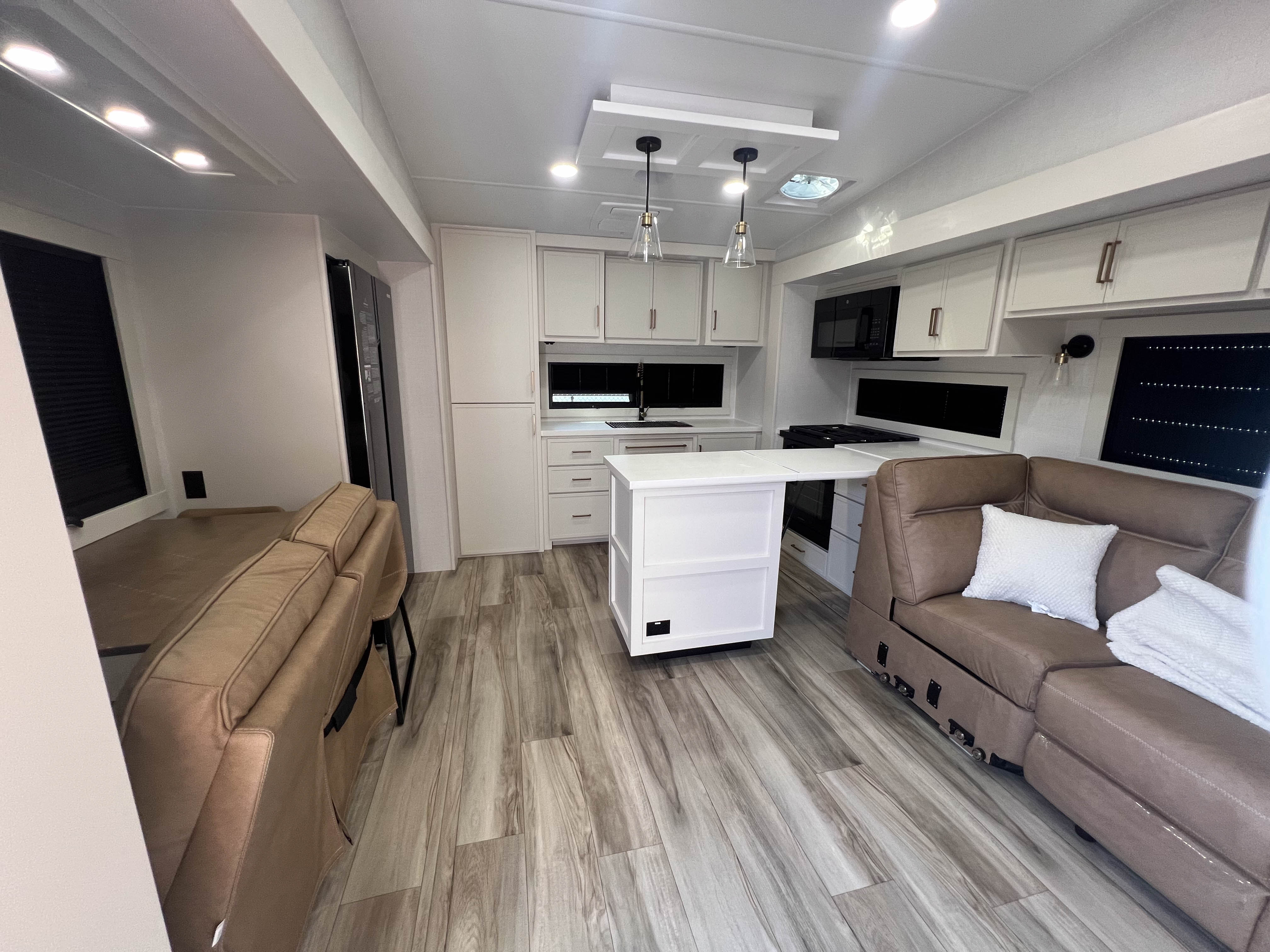 2027 Brinkley RV Model Z 2700 - Image 3