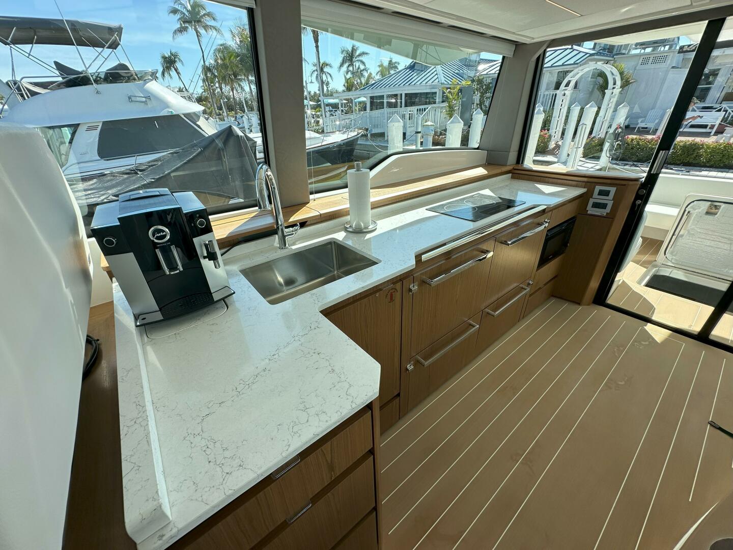2025 Tiara Yachts EX 60 - Image 13
